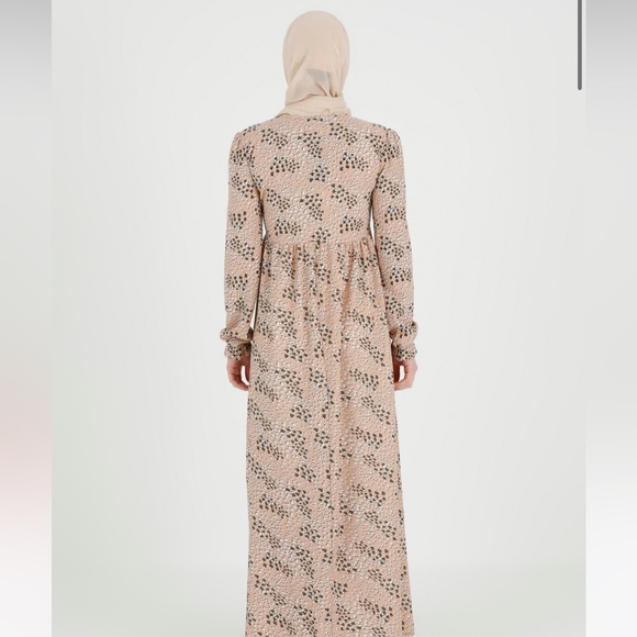 Zenane Womens
Mink - Multi - Crew neck - Unlined - Modest Dress Size 44: 12(US) - Picture 4 of 15